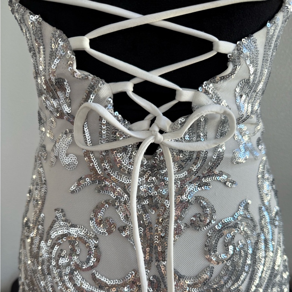 Windsor Born To Shine Silver Glam Sequin Mini Dress Size Medium - Picture 7 of 10